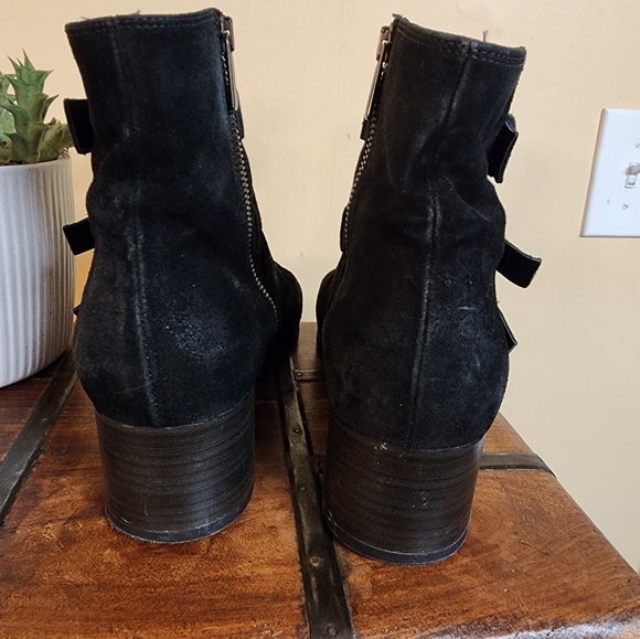 CLARKS Elvina Haze Distressed Buckle Ankle Boots - Picture 7 of 9